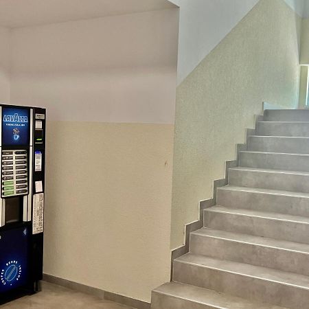 Valy Apartments Summerland Mamaia Bagian luar foto