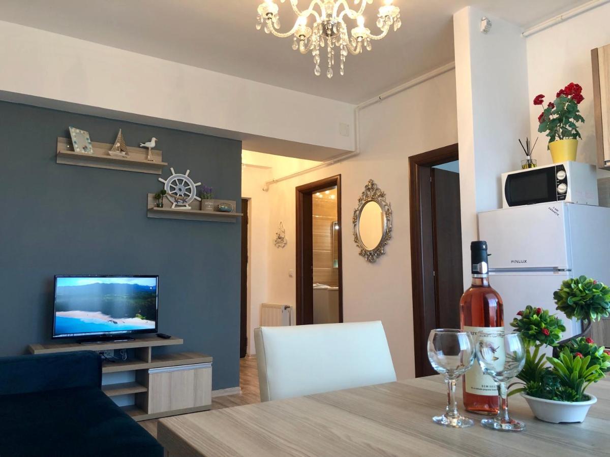 Valy Apartments Summerland Mamaia Bagian luar foto