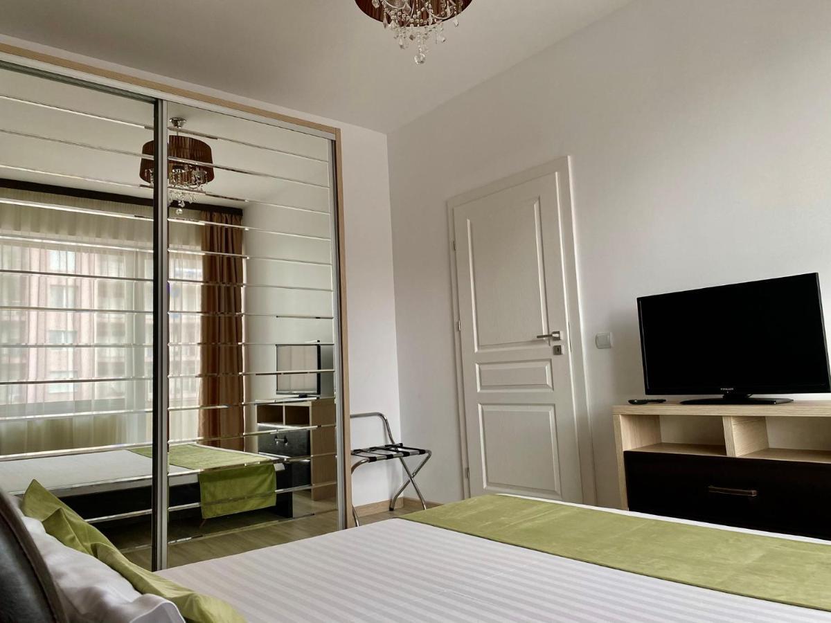 Valy Apartments Summerland Mamaia Bagian luar foto