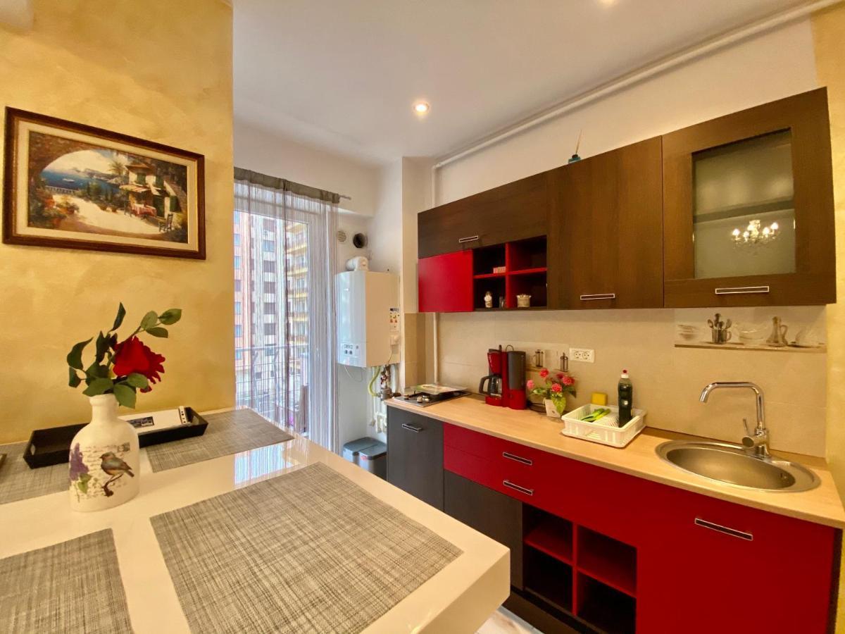 Valy Apartments Summerland Mamaia Bagian luar foto