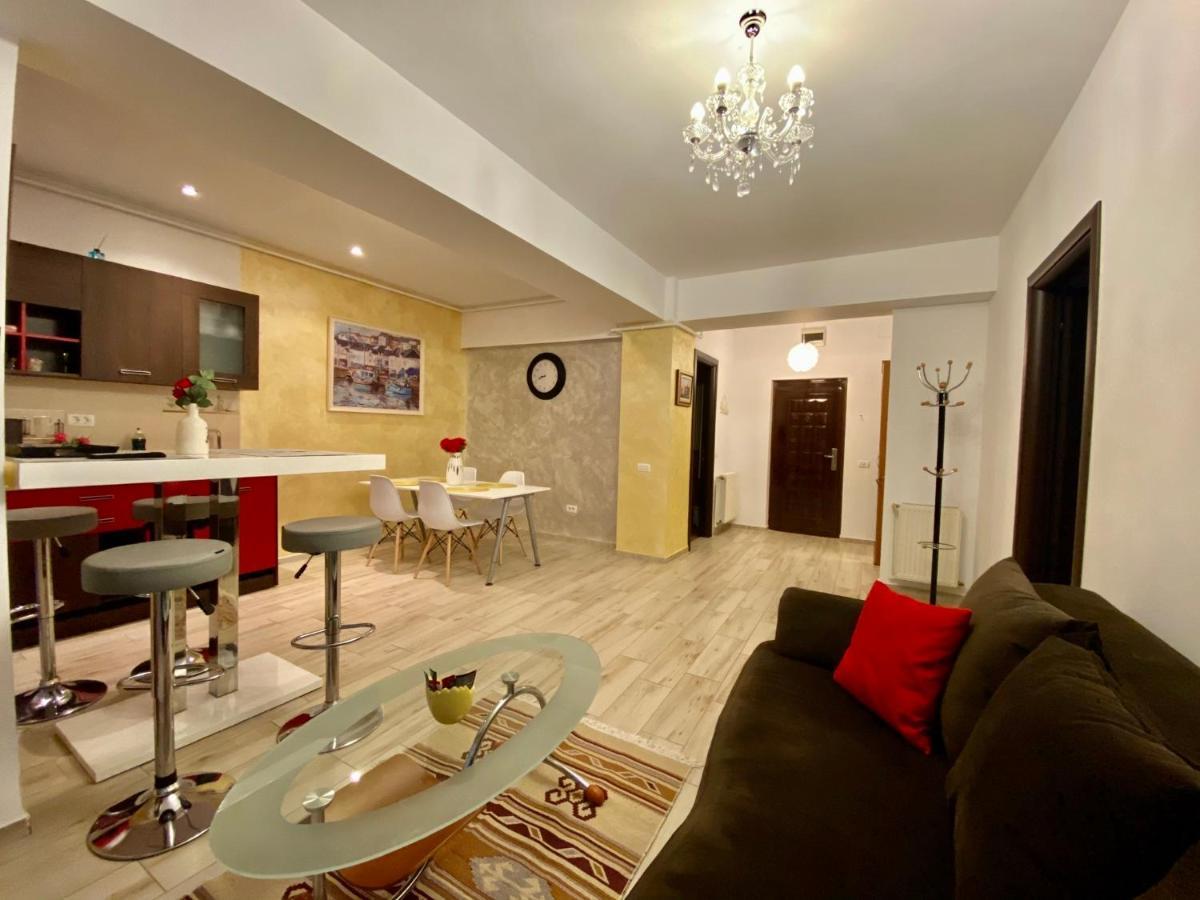 Valy Apartments Summerland Mamaia Bagian luar foto