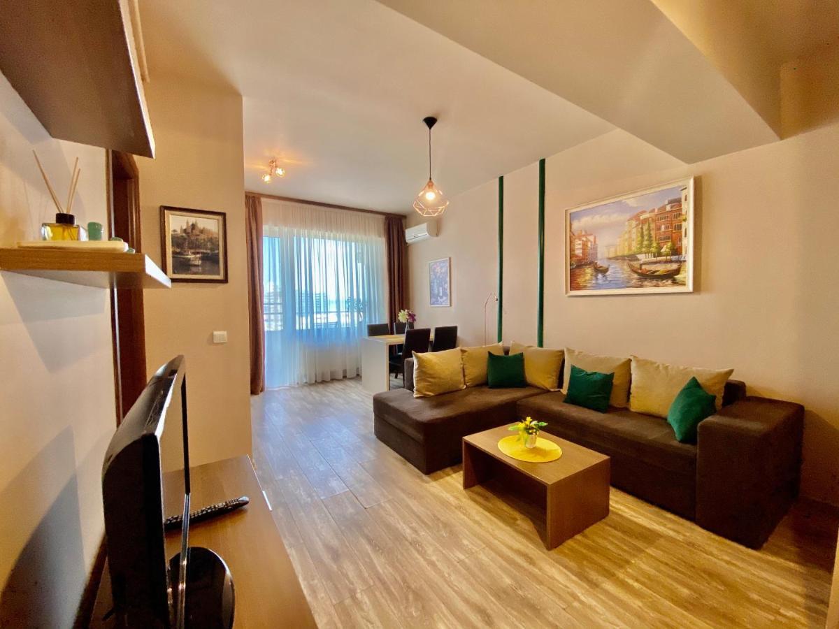 Valy Apartments Summerland Mamaia Bagian luar foto