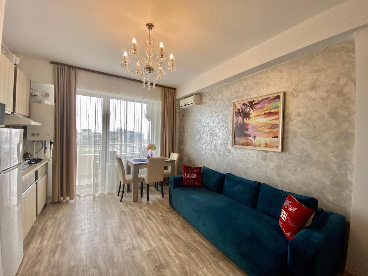 Valy Apartments Summerland Mamaia Bagian luar foto