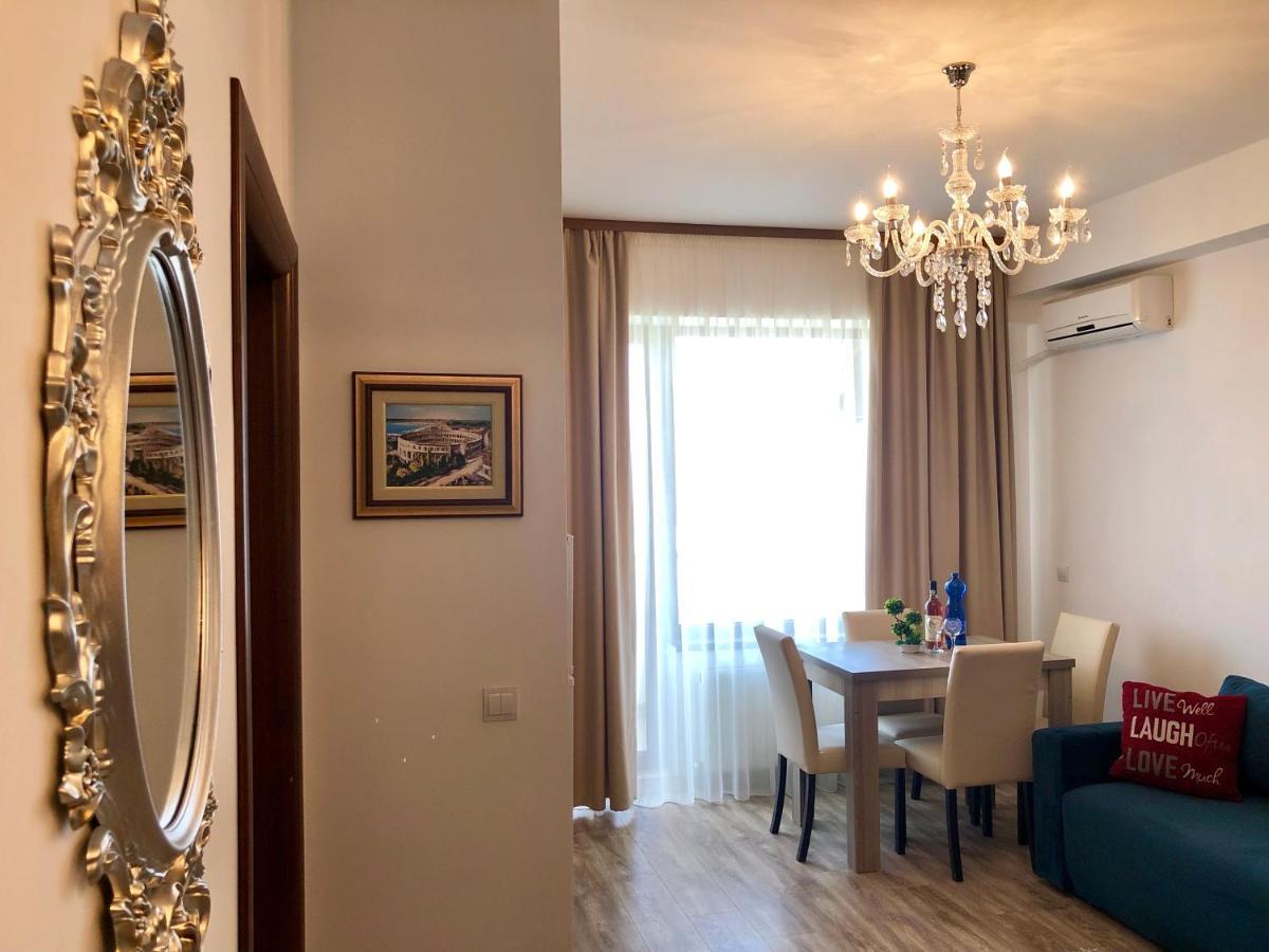 Valy Apartments Summerland Mamaia Bagian luar foto
