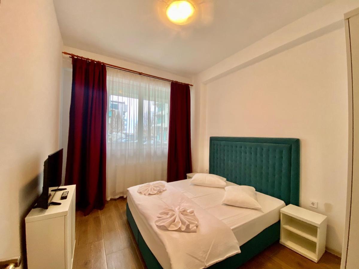Valy Apartments Summerland Mamaia Bagian luar foto