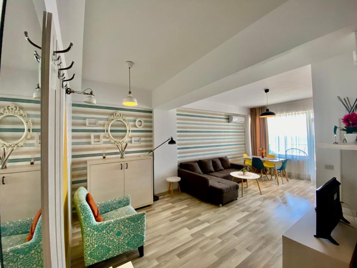 Valy Apartments Summerland Mamaia Bagian luar foto