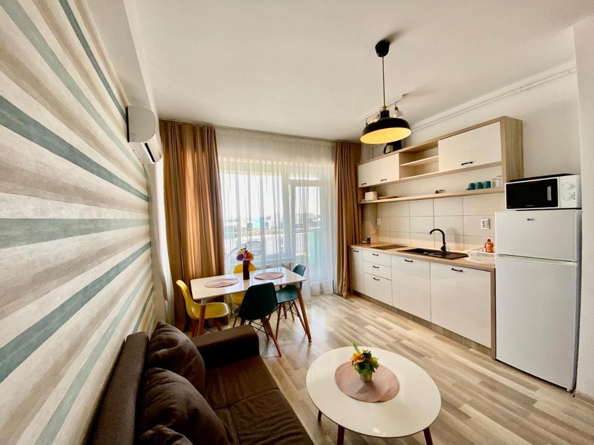Valy Apartments Summerland Mamaia Bagian luar foto