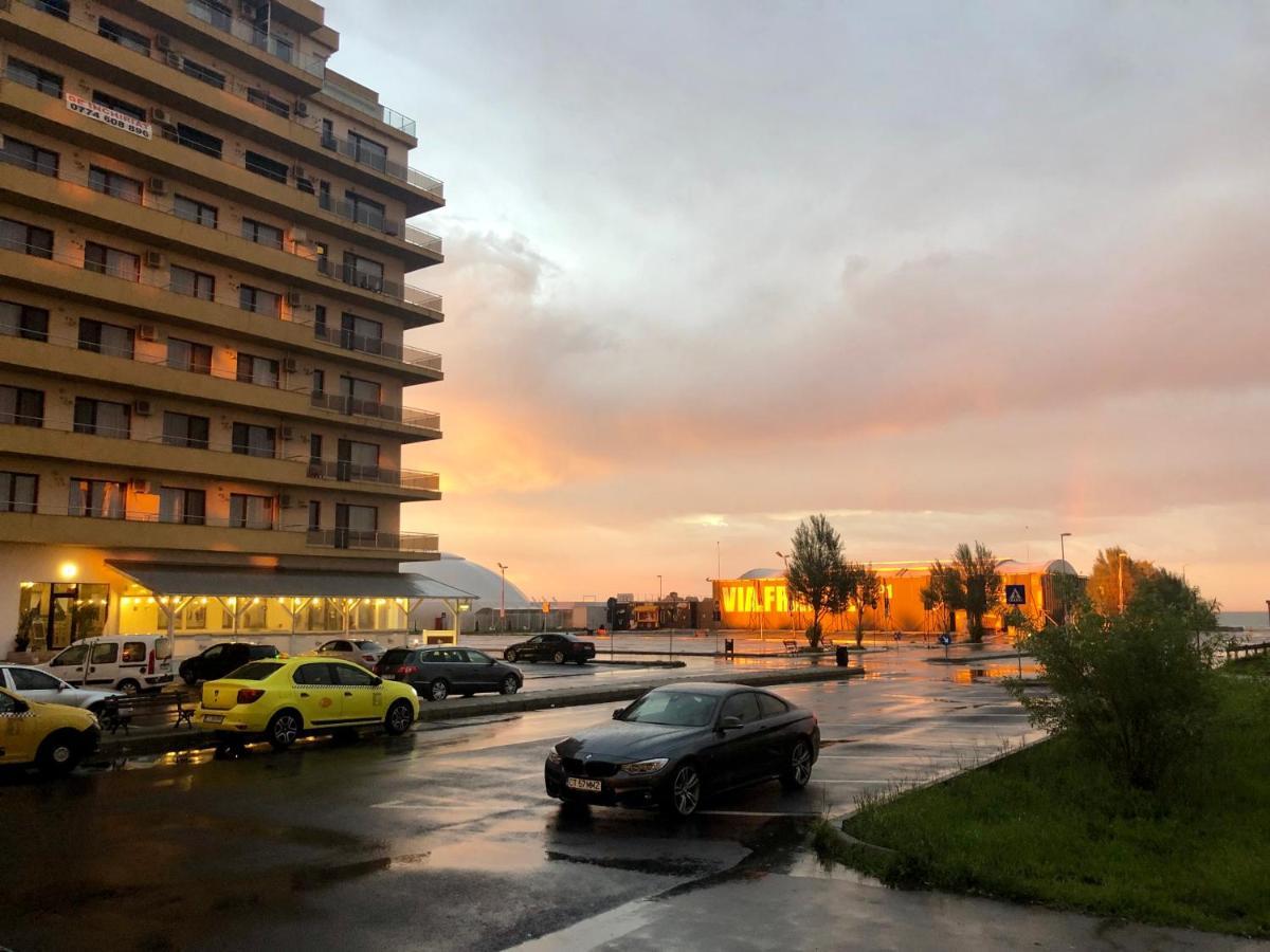 Valy Apartments Summerland Mamaia Bagian luar foto