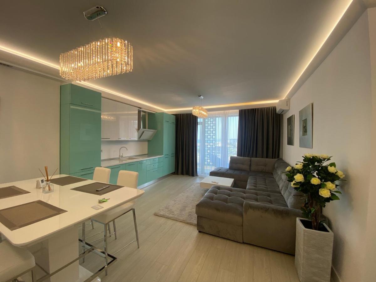 Valy Apartments Summerland Mamaia Bagian luar foto