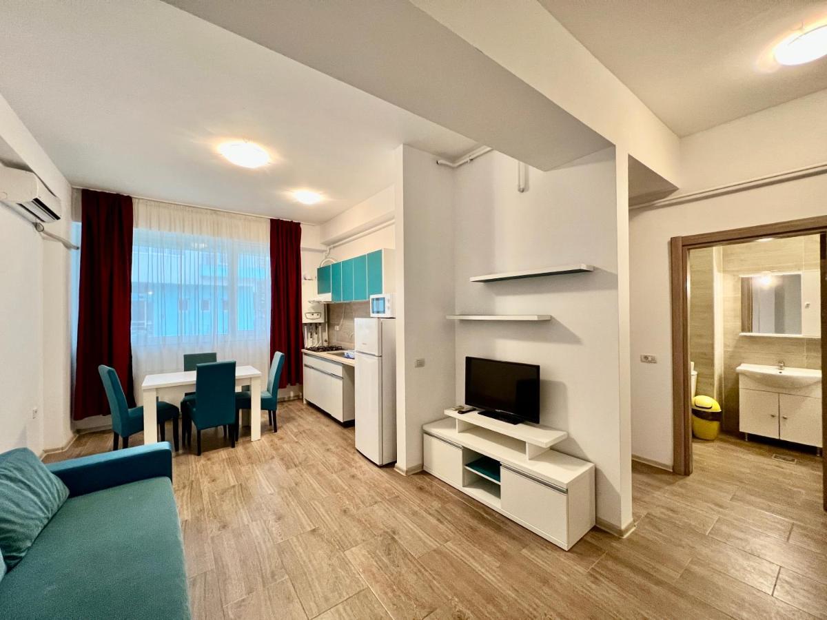 Valy Apartments Summerland Mamaia Bagian luar foto