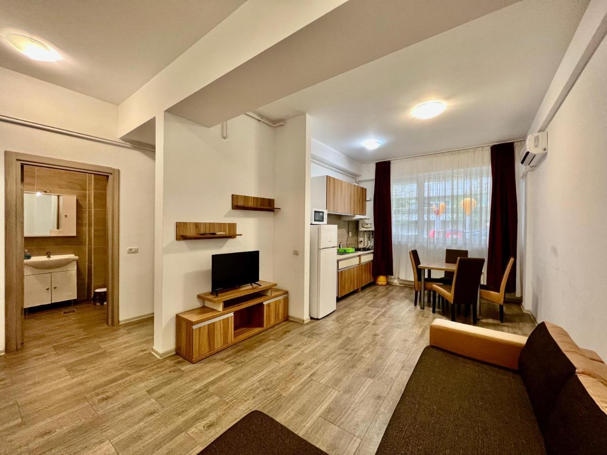 Valy Apartments Summerland Mamaia Bagian luar foto