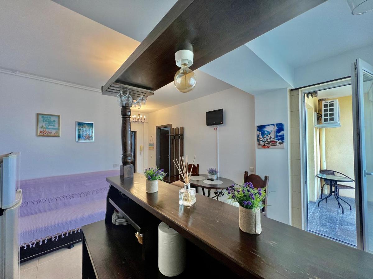 Valy Apartments Summerland Mamaia Bagian luar foto