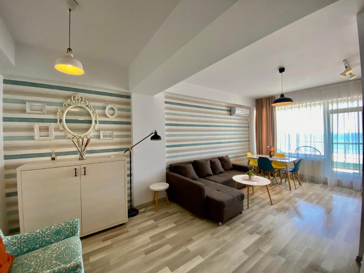 Valy Apartments Summerland Mamaia Bagian luar foto